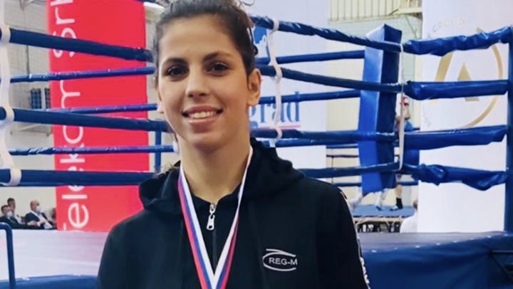 افتتاح الألعاب الأولمبية بطوكيو.. البطلة أميمة بلحبيب تحمل العلم الوطني