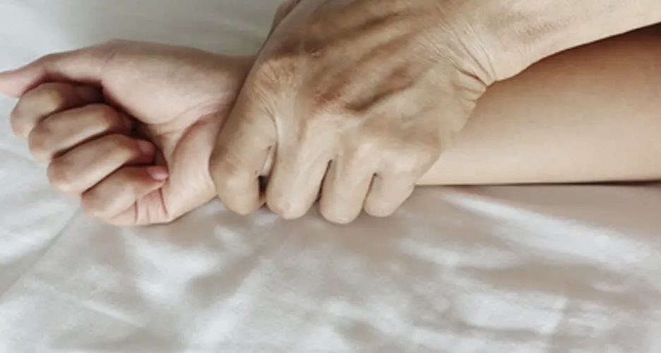 اغتصب والدته.. محكمة الاستئناف في الناظور تحكم على شاب بالسجن 10 سنوات