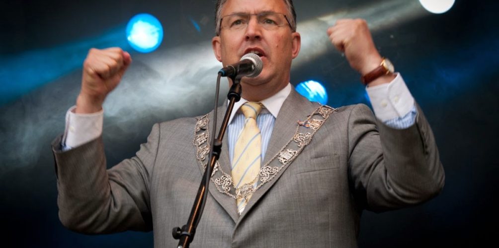 هولندا.. مغربي يحصل على جائزة أفضل عمدة في العالم