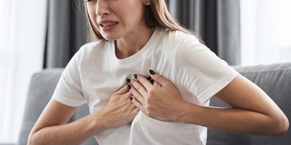 احذرنها!!.. أعراض النوبة القلبية عند النساء