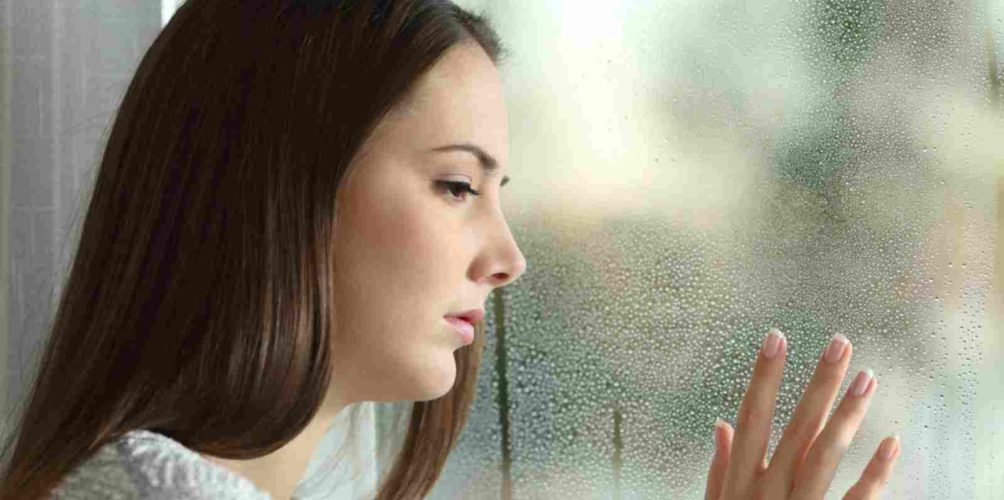 الإكتئاب الموسمي والخريفي.. الدكتور رضى أنور يكشف أسبابه وأعراضه