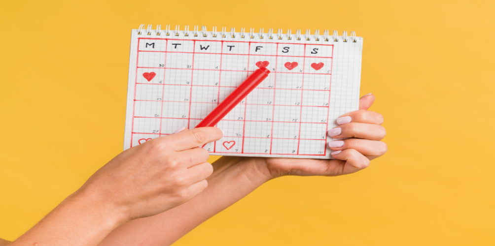 هل لقاح فيروس كورونا يسبب تغيرات في الدورة الشهرية؟.. دراسة توضح