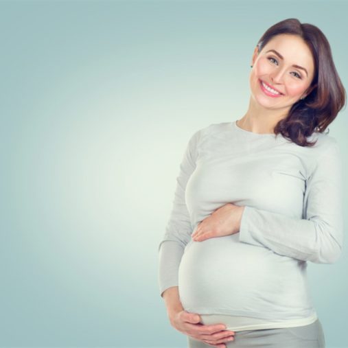 شنو هو حمض الفوليك والأهمية ديالو بالنسبة للمرأة الحامل؟.. الدكتور لمسفر يشرح (فيديو)