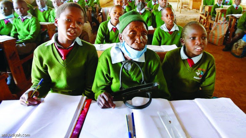 تحلم بأن تصبح طبيبة.. كينية تعود إلى مقاعد الدراسة في سن ال99 (صور)