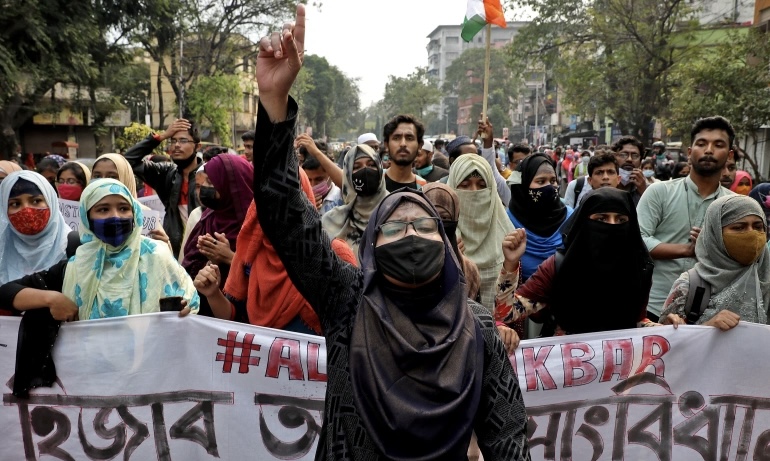 الهند.. تصاعد الاحتجاجات على منع الحجاب في المدارس
