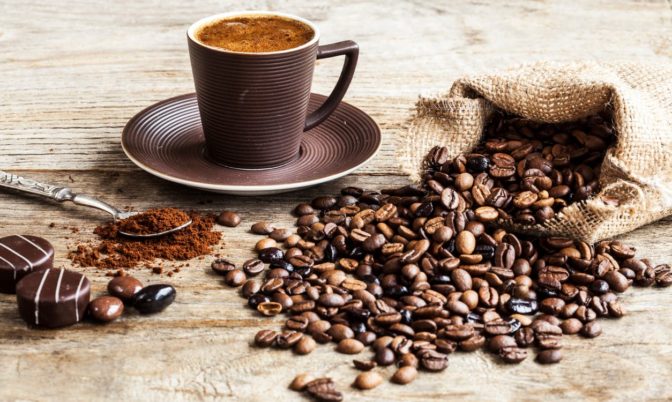 مستويات الكوليسترول وشرب القهوة.. علماء يكشفون عن العلاقة بينهما حسب نوع الجنس