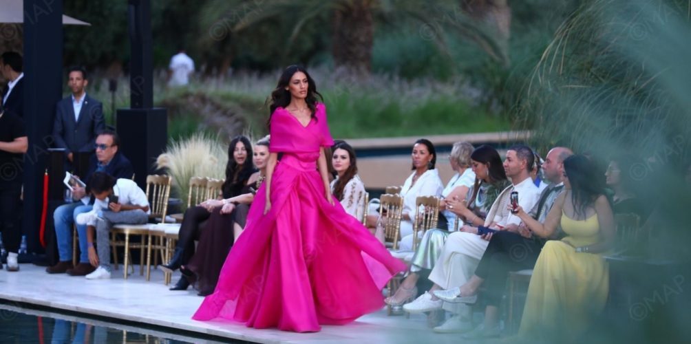 بحضور مشاهير ومصممين من مختلف أنحاء العالم.. مراكش تحتضن النسخة الأولى لأسبوع الموضة المغربي (صور)