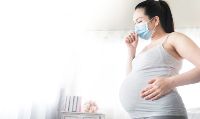 تحذير للأمهات.. الإصابة بكورونا أثناء الحمل تزيد خطر وفاة الأم