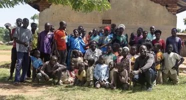 بعد أن أصبح لديه 102 طفل و578 حفيد.. رجل من أوغندا يقرر أخيرا عدم الإنجاب!