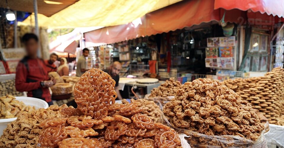 خلال رمضان.. إقبال كبير على المخابز ومحلات الحلويات
