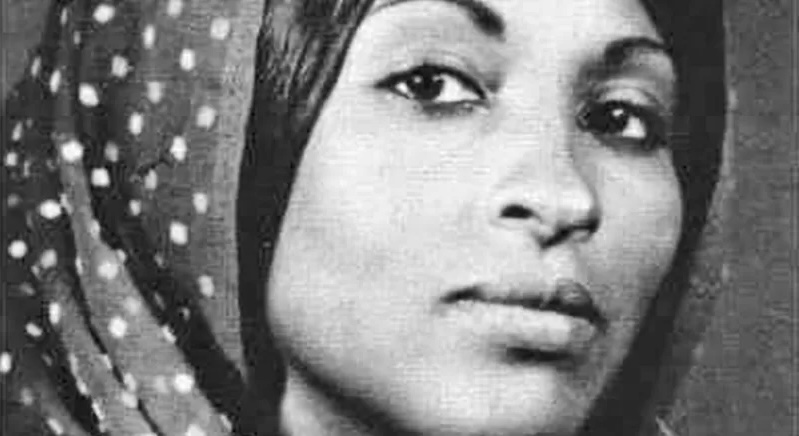 إحدى رائدات الدراما والمسرح بالسودان.. مقتل ممثلة سودانية شهيرة في تبادل لإطلاق النار