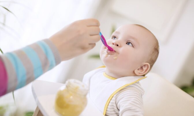 باحثون: 40% من منتجات أغذية الأطفال تحتوي على مبيدات حشرية